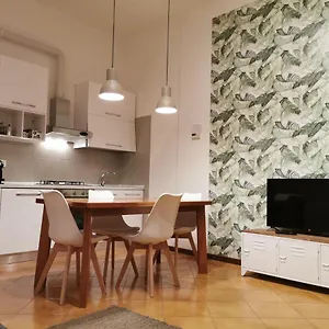https://casetta-safil-2.italymilanhotels.net